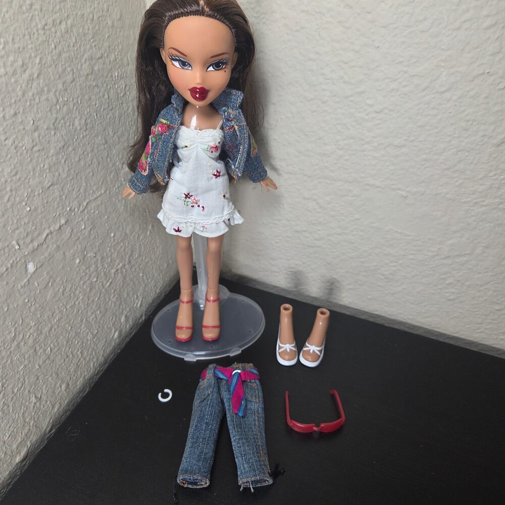 Vintage 2004 Bratz Funk Out Yasmin Doll with Original Outfit